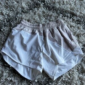 Lululemon Hotty Hot Short *Asym Light Chrome / White / White